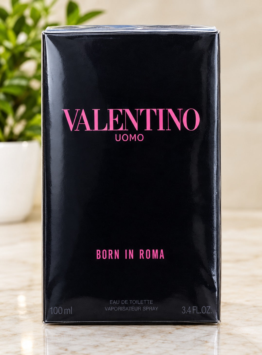Valentino Born in Roma Uomo Eau de Toilette for Men – Fresh Woody Fragrance